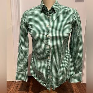 WOMENS size XS J Crew Gingham Fitted stretch Perfect Shirt.97% Cotton 3% Spandex